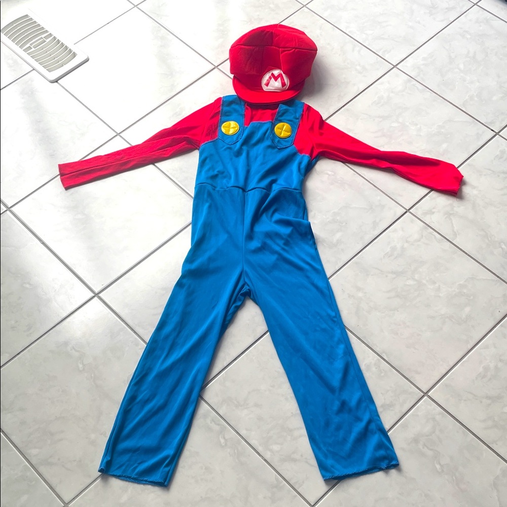 Kids Super  Mario Costume size 7-8
